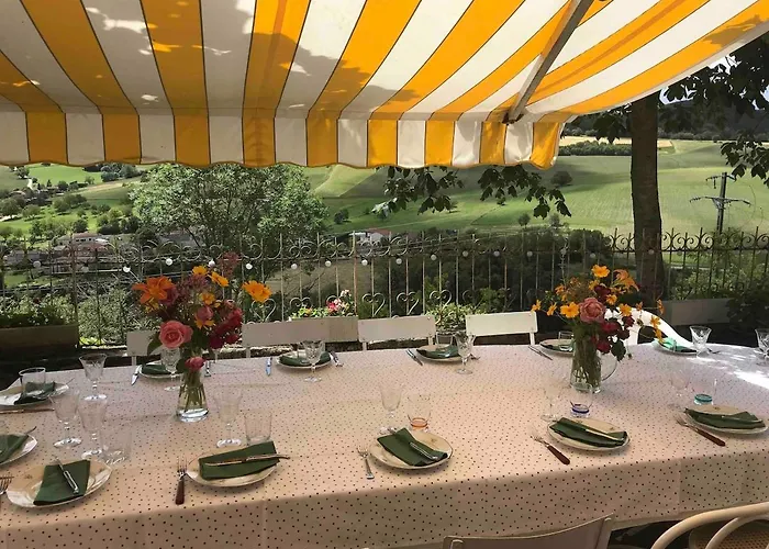 Grande Maison Familiale, Vue Incroyable Et Piscine