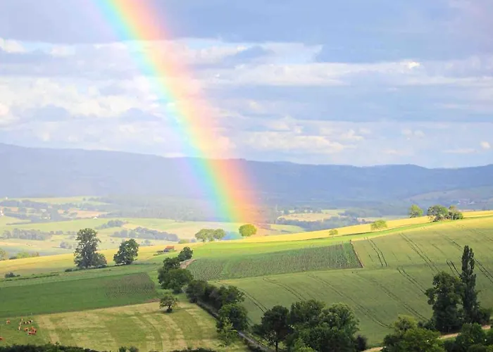 Hébergement de vacances Grande Maison Familiale, Vue Incroyable Et Piscine Saint-Babel